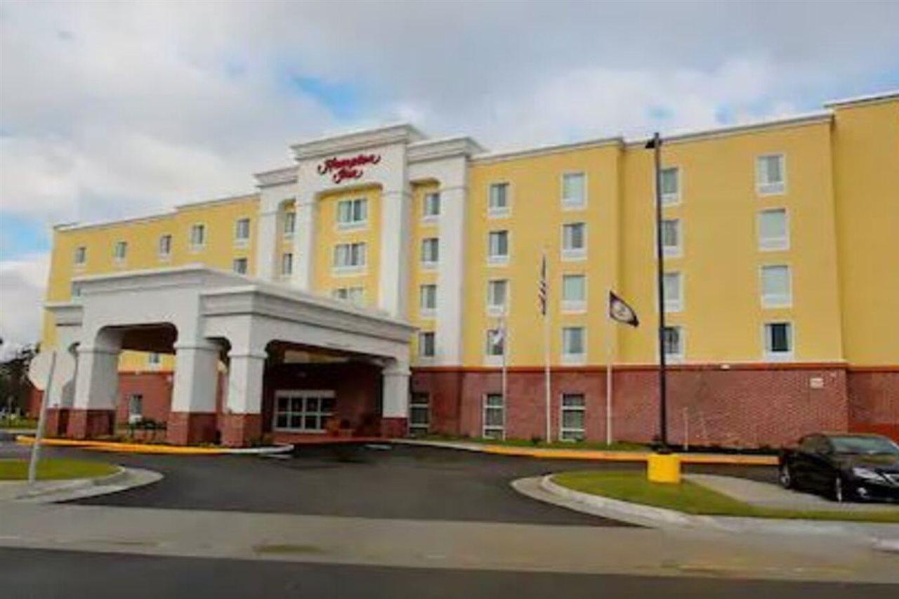 Hampton Inn- Суффолк Экстерьер фото