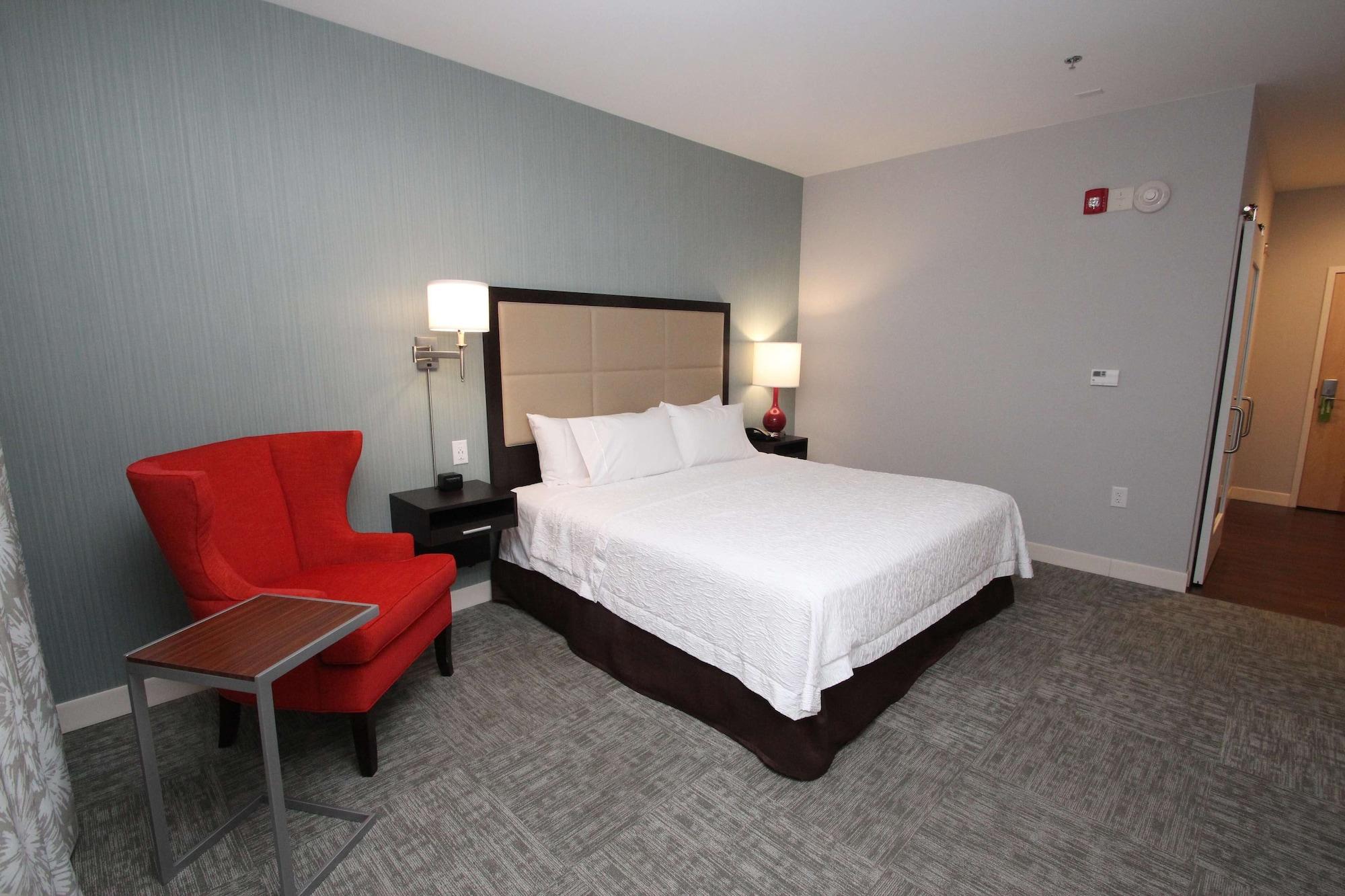 Hampton Inn- Суффолк Экстерьер фото
