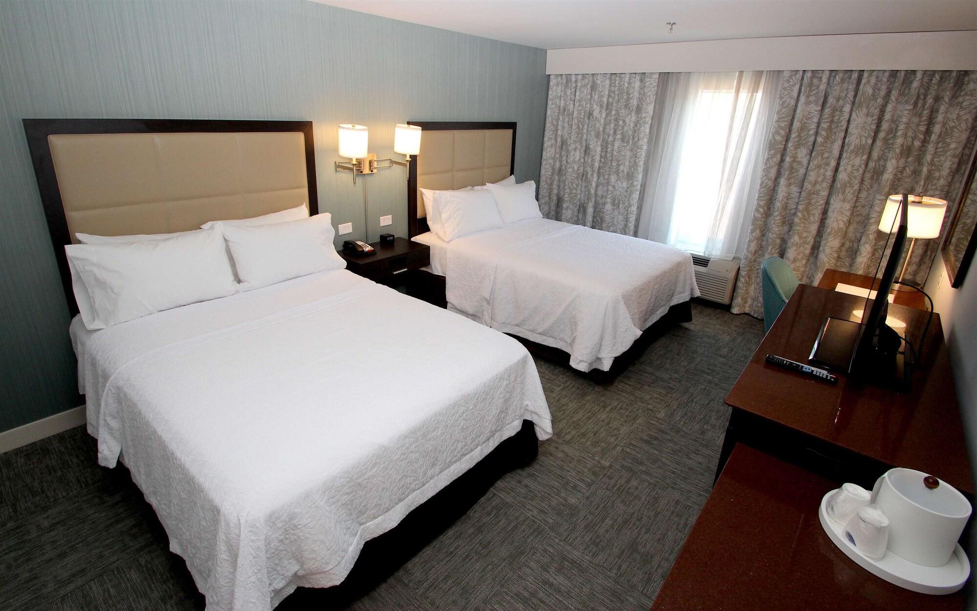 Hampton Inn- Суффолк Экстерьер фото