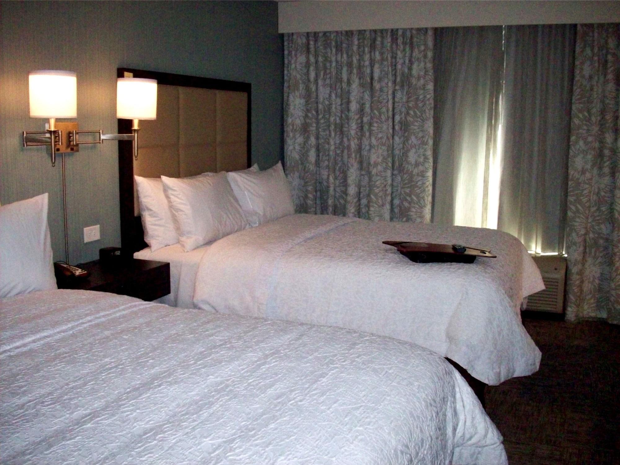 Hampton Inn- Суффолк Экстерьер фото