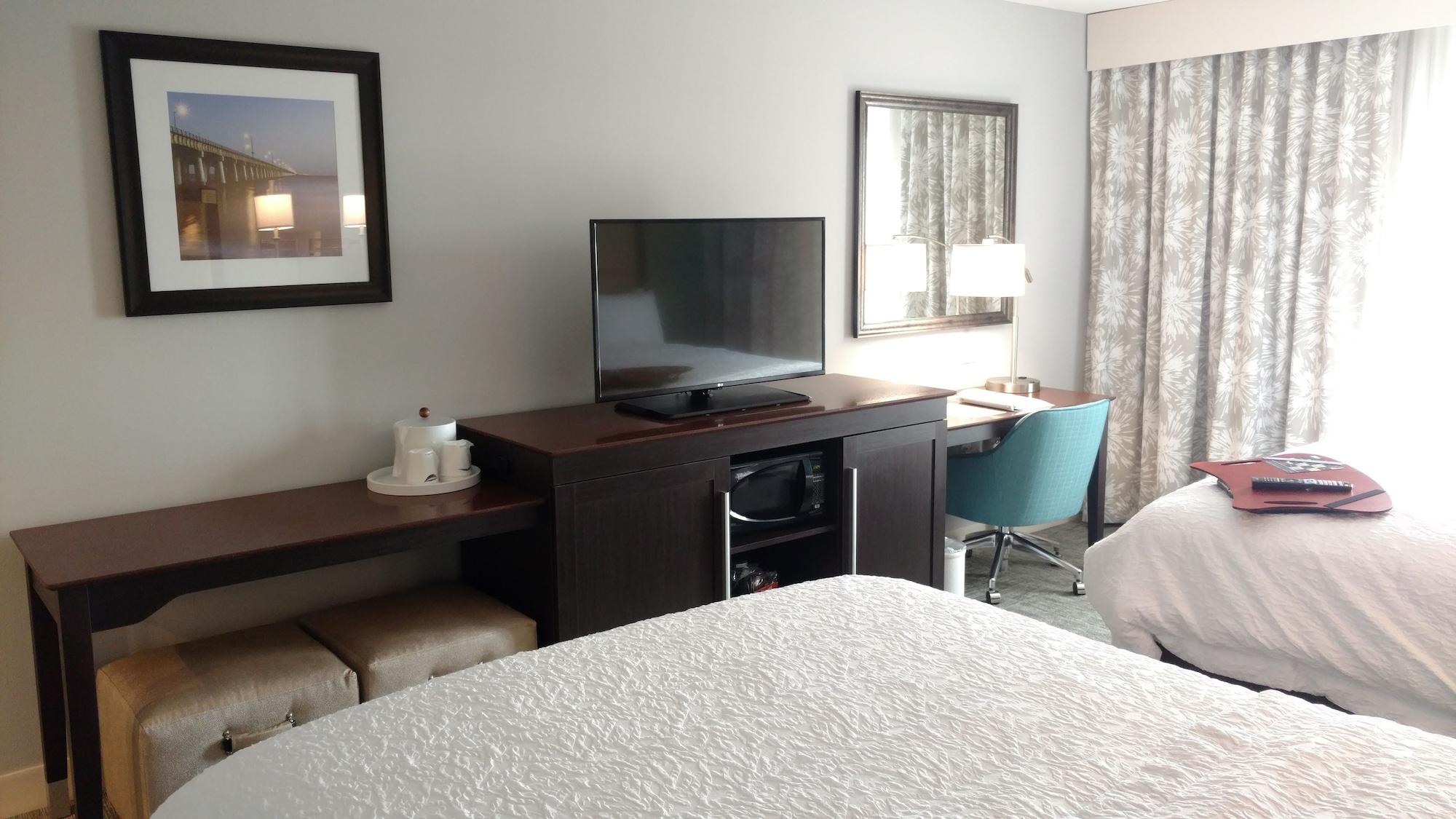 Hampton Inn- Суффолк Экстерьер фото