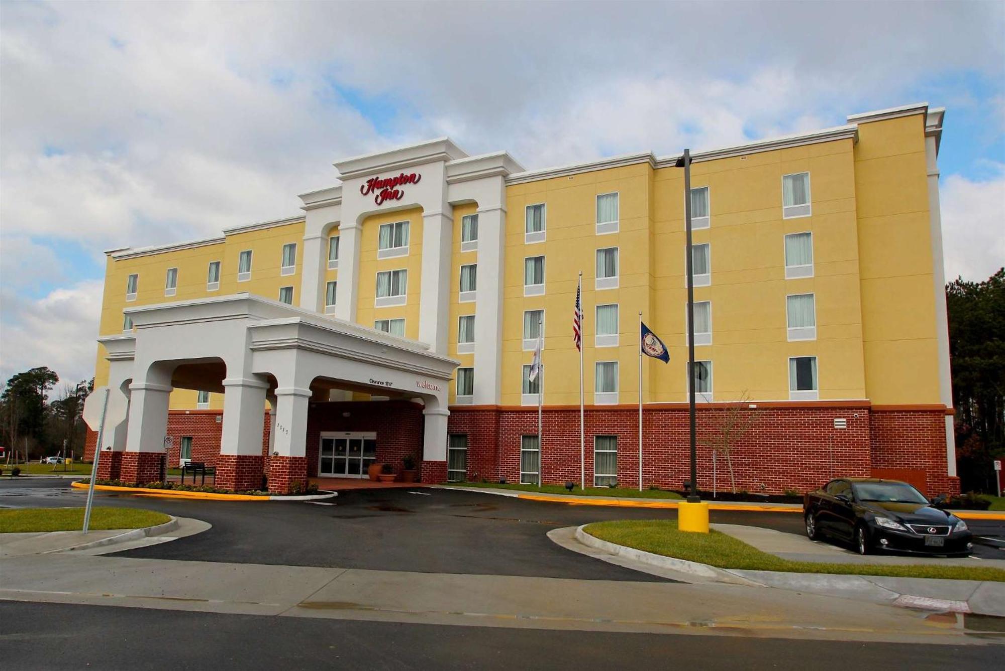 Hampton Inn- Суффолк Экстерьер фото